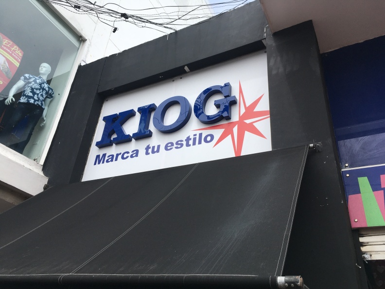 trabajo letrero acrilico